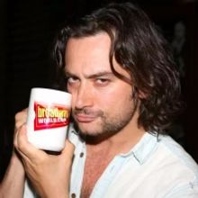 Wake Up With BWW 11/13: SLAVA'S SNOWSHOW Opens, and More!