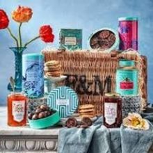 London Cabaret Club Announces Mother's Day Competition