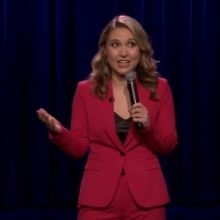 VIDEO: Watch Taylor Tomlinson Perform Stand-Up on THE TONIGHT SHOW WITH JIMMY FALLON