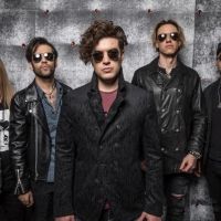 VELVET CHAINS Share Dark Single 'LAST DROP'