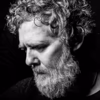 Glen Hansard Shares Song 'Take Heart' Feat. Marketa Irglova & Ukrainian Refugees