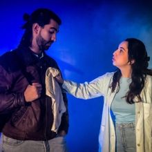 PERSONAS QUE SE ENCUENTRAN EN LUGARES llega el próximo mes de mayo a Madrid