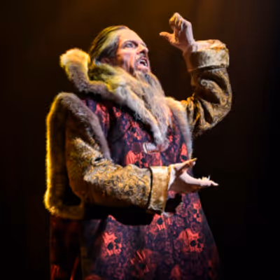 Review: DRACULA at TheatreWorks Silicon Valley