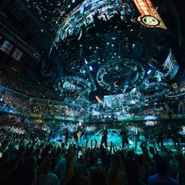 Photos: Garth Brooks Kicks Off BLAME IT ALL ON MY ROOTS Tour in Indianapolis Photo