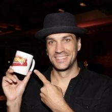 Wake Up With BWW 2/4: GOLDEN GLOBE Nominees Include HAMILTON, THE PROM, and More!