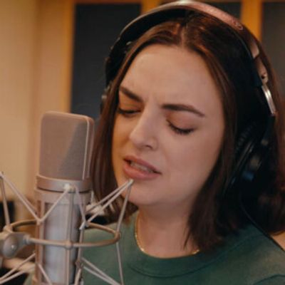 Video: Talia Suskauer Stars In 'Dear Lorraine' Music Video From Tevi Eber's SO FAR, S