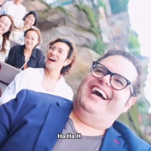 Video: Josh Gad Visits Arendelle in Disneyland Hong Kong