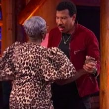 VIDEO: Lionel Richie Serenades AMERICAN IDOL Contestant's Great-Grandmother With…