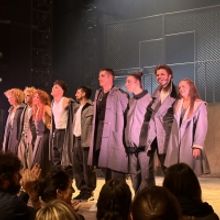 TV: Noche de estreno de L'ALEGRIA QUE PASSA en el Poliorama