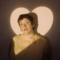 Sweetbreads Releases Music Video for New Single OPEN MIC