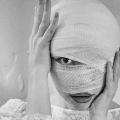 MOLLIE ELIZABETH Releases New Single PUPPET SHOW