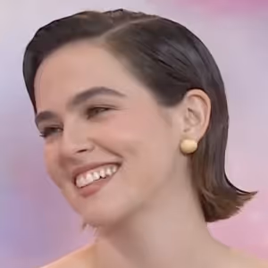 Video: Zoey Deutch Shares What Draws Her to OUR TOWN