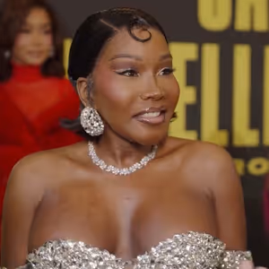 Video: A Jellicle Cast Comes Out to Celebrate Opening Night of CATS: THE JELLICLE…
