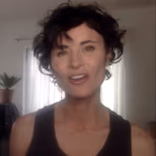 Living Room Concerts: FUN HOME Star Beth Malone Sings 'Ring Of Keys'