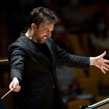 Conductor James Gaffigan Unveils 23/24 Season Highlights & Begins Tenure As MD Of Two