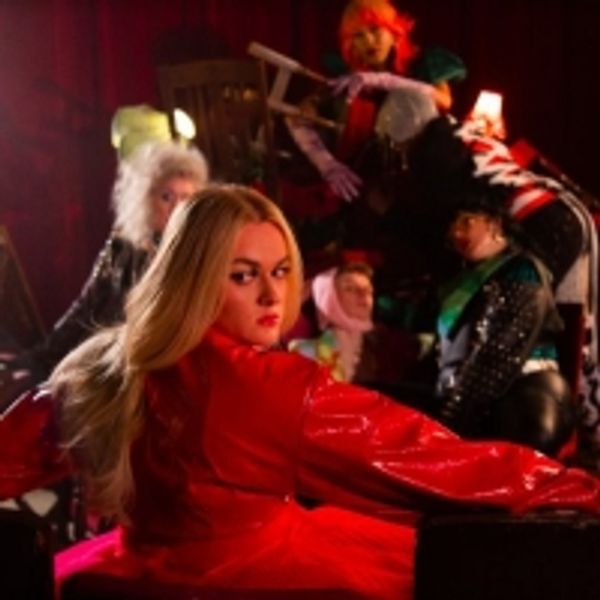 VIDEO: Grace Davies Shares Empowering Music Video For 'WOLVES' Photo