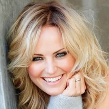 Malin Åkerman to Lead Starz's New Drama THE HUNTING WIVES