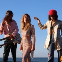 VIDEO: Australian Trio THE BUCKLEYS Release New Video for 'Glad You Did'