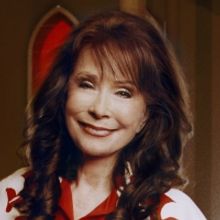 Fellow Artists Remember Country Music Legend Loretta Lynn