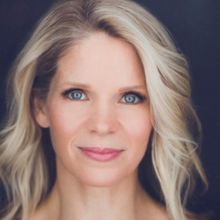 BACKSTAGE BABBLE To Celebrate 'Week Of Wine And Roses' With Kelli O'Hara, Adam Guette