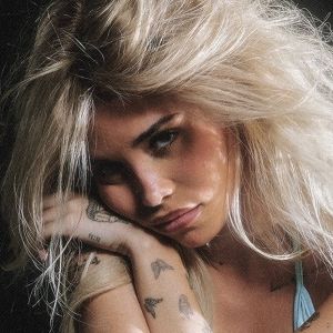 Nessa Barrett Drops Smoldering New Single 'DISCO (FT. TOMMY GENESIS)'