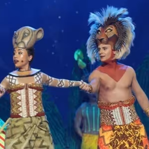 TV: J Kbello cumple su sueño y lleva EL REY LEÓN al escenario de Tu cara me suena
