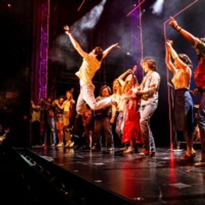 Video: Watch ALMOST FAMOUS Cast Take Their First Broadway Bows