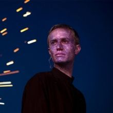 Creative Indie Synth-Pop Artist Tee Dee Dees Shares 'War' Single