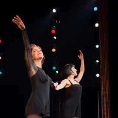 Video: CHICAGO's Newest Star Krysta Rodriguez Takes Her First Bows