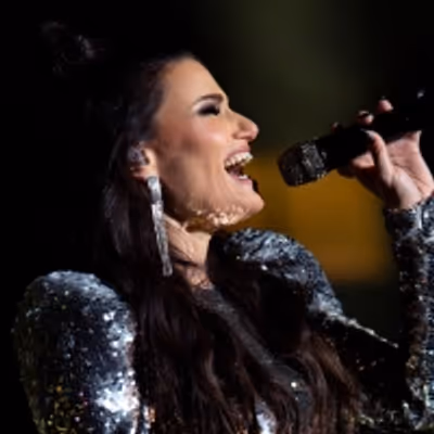 Interview: Idina Menzel Reflects on Her Career In New Documentary WHICH WAY TO THE STAGE?