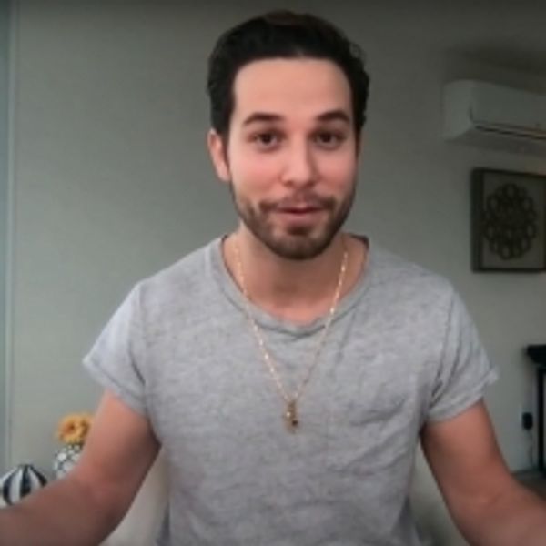 VIDEO: Skylar Astin & Kelly Clarkson Agree 'A Moment Like This' Is Difficult To Sing - Broadway Theater Video