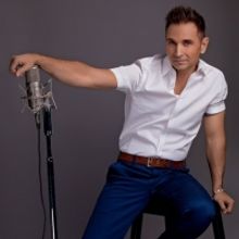 BWW Feature: Celebrate with Travis Cloer for his 8th Annual Christmas at my Place –