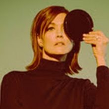 Jill Andrews Returns With New Single 'Dark Days'