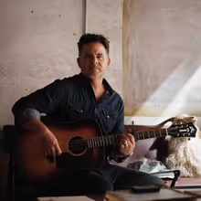 David Nail Extends 'Down To The Studs' Acoustic Tour