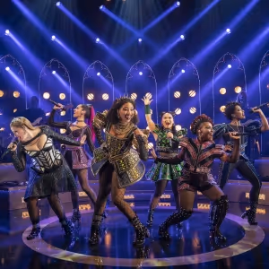 SIX's Cast Recordings Hit One Billion Streams