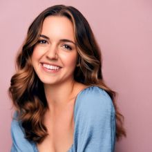 Interview: 6 Questions with Katie Yeomans of MEAN GIRLS at Salle Wilfred-Pelletier, P