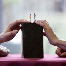 Review: BINAURAL DINNER DATE, Stephen Lawrence Gallery