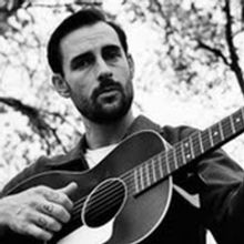 Robert Ellis Releases Haunting New Single 'On The Run'