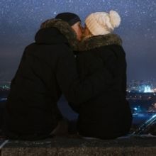 Prolific Chart-Topper Sarantos Shoots For The Moon With Rock Hybrid Single “Comets�