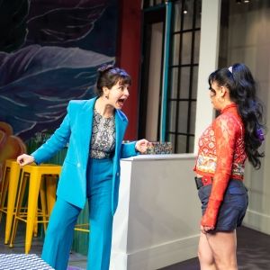 Photos: Horizon Theatre Company Presents LAUGHS IN SPANISH