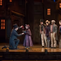 BWW Review: A CHRISTMAS CAROL Upholds Tradition at The Milwaukee Rep