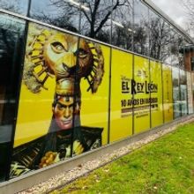 EL REY LEÓN celebra su 10º aniversario con una exposición en el Retiro de Madrid