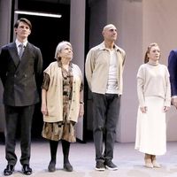 Video: Opening Night Red Carpet of OEDIPUS With Mark Strong, Lesley Manville and More Video