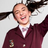 Paola Rabetti Dá Vida A Vocalista Tomika Em SCHOOL OF ROCK