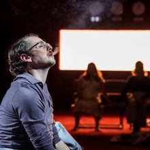 Review: BROKEN GLASS, Young Vic