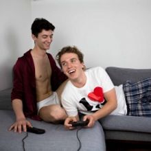 BWW Review: WORLD'S END, King's Head Theatre