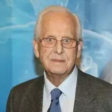 Theatre Director Michael Blakemore Dies at 95