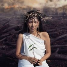 Previews: European Opera and Bornean Intertwine in INE AYA'