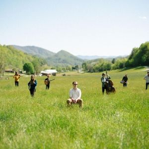 HOLLER CHOIR Shares New Single 'DARLENE'
