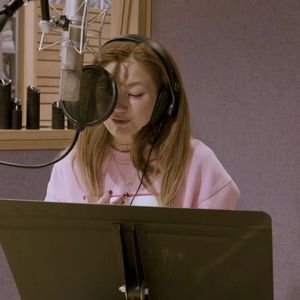 Video: Kimiko Glenn and Philip Labes Sing 'Liberal Love' From GOOD GUY WITH A GUN! Interview